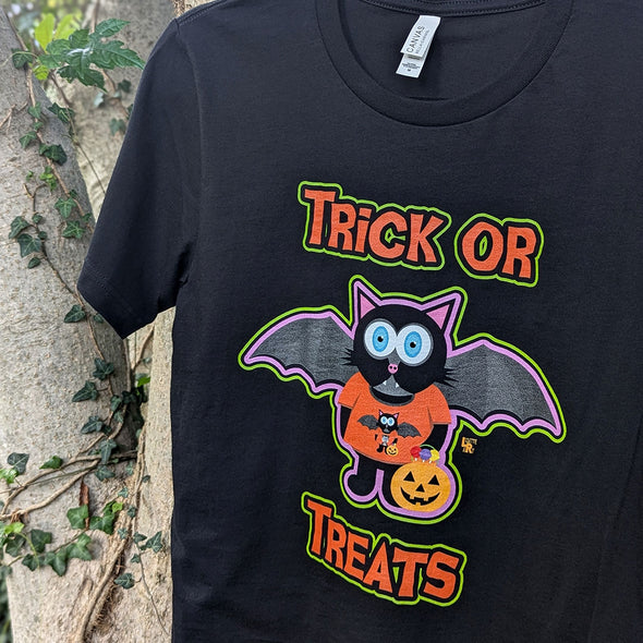 "TRICK OR TREATS" Halloween Bat Cat Unisex T-Shirt