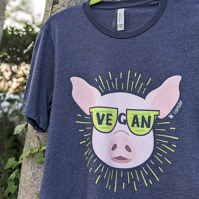 "Vegan Sunglasses" Cool Pig - Unisex T-Shirt